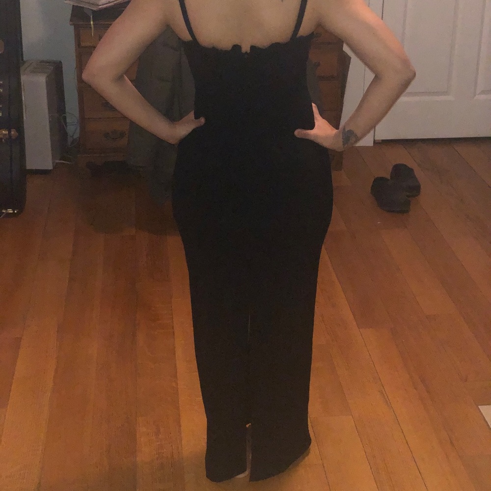 Black vintage gown. - Picture 2 of 4